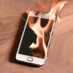 Как уберечь смартфон от перегрева летом: простые советы для жаркой погоды