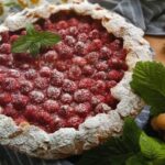 Галета з малиною: тоненьке тісто та багато соковитої начинки