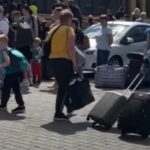 Мінус 8% ВВП: українські біженці несуть величезні ризики економіці країни