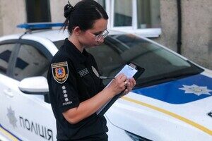 Документирует последствий обстрелов: что известно о следователе из Одесской области Анастасии Жерновой Документирует последствий обстрелов: что известно о следователе из Одесской области Анастасии Жерновой