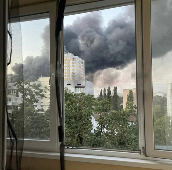 Будівля Кабміну спалахнула у&nbsp;Києві після нічної атаки ворога, є&nbsp;жертви (фото та&nbsp;відео)