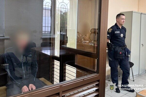 Оружие "с рук" на пляже и гранатометы из-под земли: в Одесской области разоблачили нелегальных "бизнесменов" Оружие "с рук" на пляже и гранатометы из-под земли: в Одесской области разоблачили нелегальных "бизнесменов"