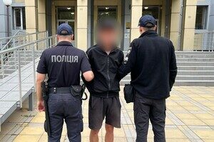 Оружие "с рук" на пляже и гранатометы из-под земли: в Одесской области разоблачили нелегальных "бизнесменов" Оружие "с рук" на пляже и гранатометы из-под земли: в Одесской области разоблачили нелегальных "бизнесменов"