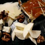 Як їсти сир на фуршеті згідно з етикетом: деякі нюанси вас здивують