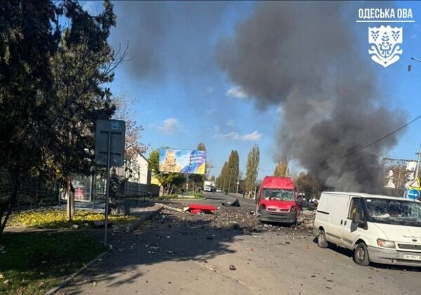 В Черноморске утром дроны-камикадзе ударили по местному рынку: есть погибшие и раненые В Черноморске утром дроны-камикадзе ударили по местному рынку: есть погибшие и раненые