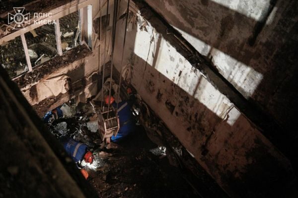 Ніч під завалами: Київ оговтується після нічної атаки рф&nbsp;&mdash; рятувальники витягли з-під руїн 68 людей