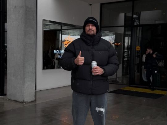 Цимбалюк зустрів Новий рік у&nbsp;Буковелі: з&nbsp;якою дівчиною помітили актора (фото)