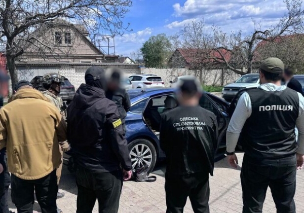 В Одесской области задержали военного радиотелефониста и его знакомую: за что В Одесской области задержали военного радиотелефониста и его знакомую: за что