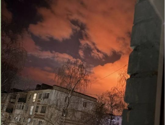 Один з&nbsp;НПЗ &laquo;Лукойлу&raquo; горить у&nbsp;Нижньогородській області після масованої атаки дронів (відео)