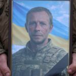 Останній його бій був виявом особливої стійкості та героїзму: солдат з Хмельниччини повернувся додому «на щиті»