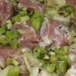 Секрет соковитого запеченого м’яса: скористайтеся фруктами — будете у захваті