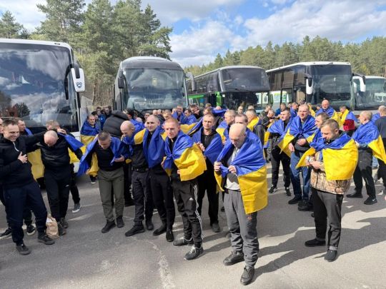 З&nbsp;російської неволі додому: Україна звільнила 193 своїх захисників
