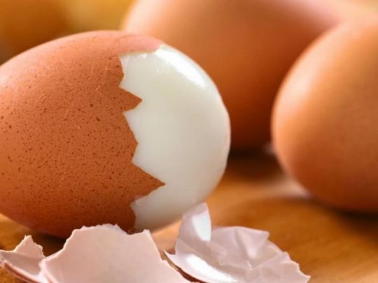 Шкаралупа злітатиме сама: простий трюк, щоб варені яйця чистилися ідеально