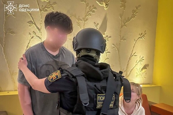 Российские БпЛА ударили по домам в Одессе: среди пострадавших – дети (обновлено) Российские БпЛА ударили по домам в Одессе: среди пострадавших – дети (обновлено)