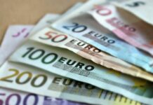 Податку на посилки не буде? Україна отримала транш у розмірі 2,8 млрд євро від Євросоюзу
