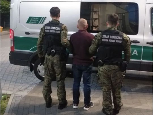 Вдала рибалка у Варшаві обернулася для українця депортацією з Польщі: у чому звинуватили рибалки (фото)